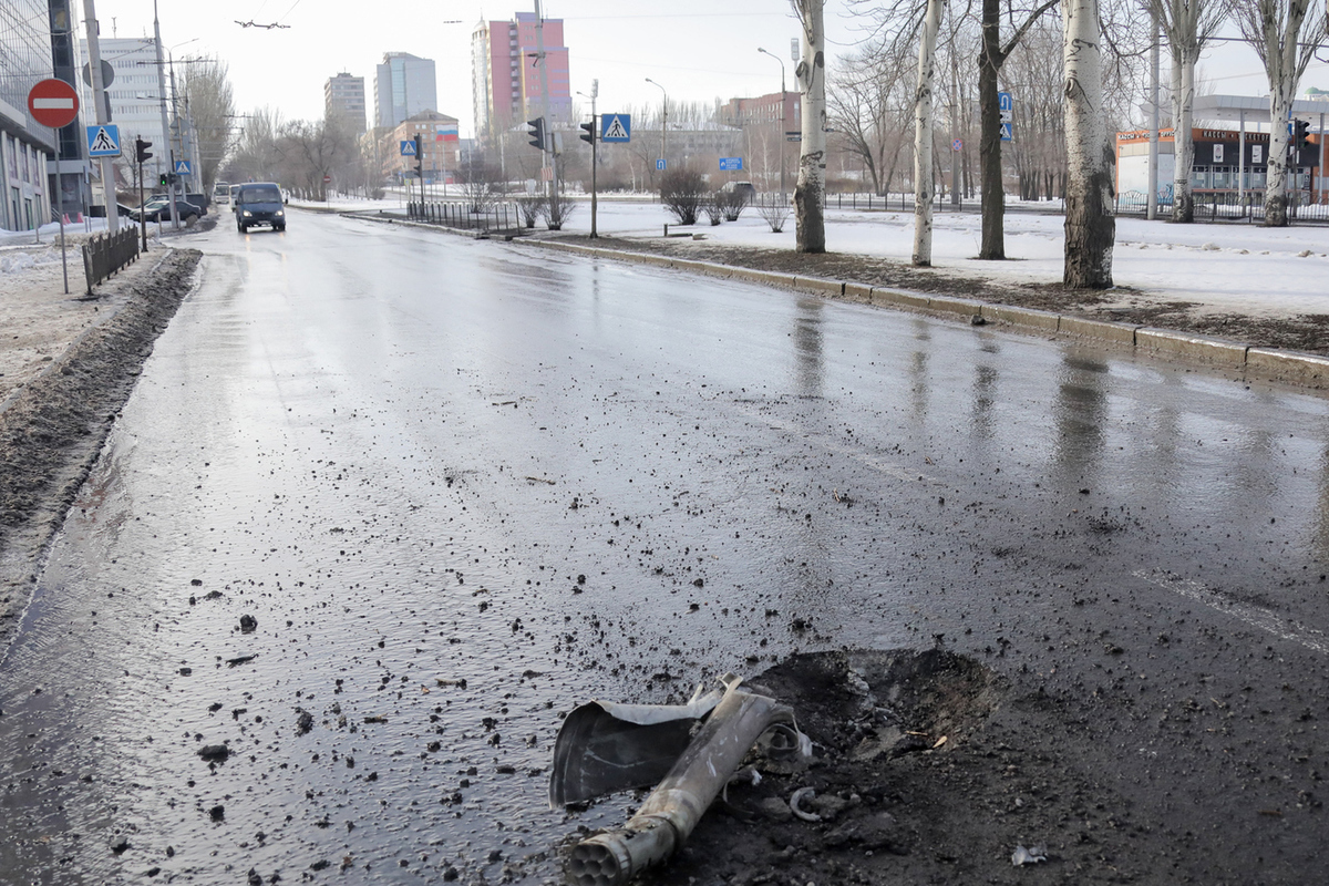 В Донецке рассказали о последствиях мощного обстрела: метили по многолюдным  местам - МК