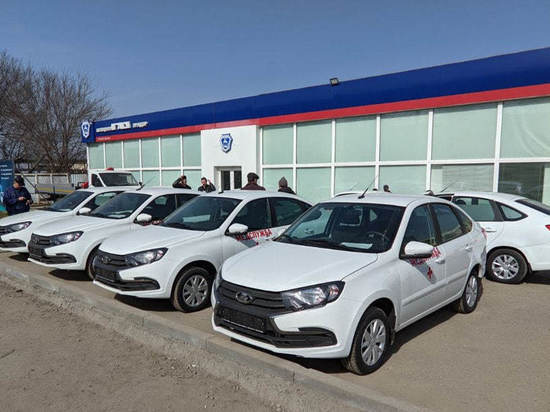 Районный больницы Чувашии получили 14 новых легковых авто