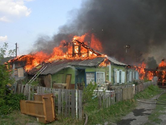 За сутки красноярские пожарные спасли из огня 15 человек