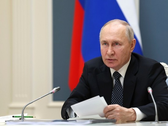 Путин поручил разработать проект модернизации мемориала «Дорога жизни» в Ленобласти