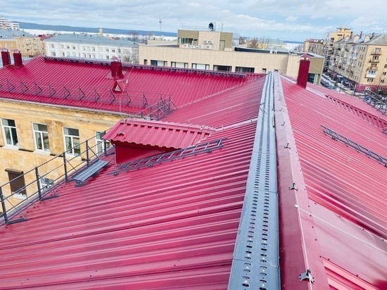 В поликлинике Петрозаводска поменяли кровлю