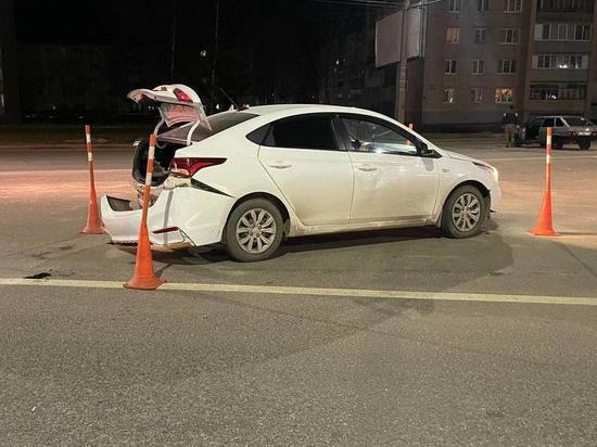 В Новгородской области водитель «ВАЗ» погиб, протаранив два грузовика
