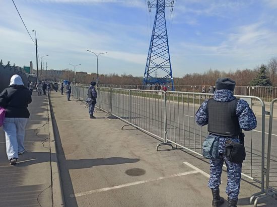 В связи с похоронами Владлена Татарского на Троекуровском кладбище усилили меры безопасности