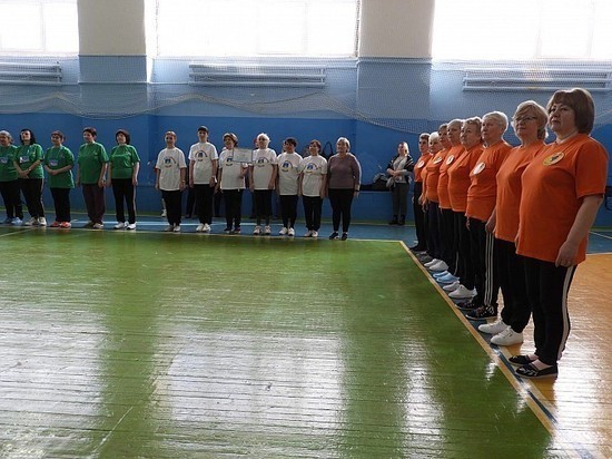 Ветераны из Кинешмы сыграли турнир по пионерболу