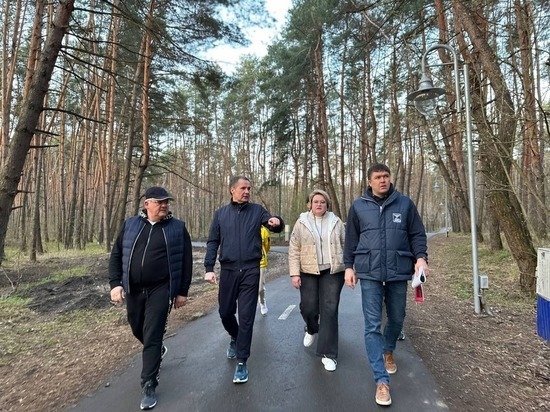 «Мы должны помочь нашим лесам»: Вячеслав Гладков посетил Сосновку в Белгороде
