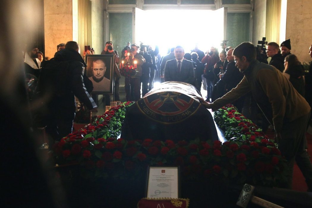 Навального хоронили в закрытом гробу. Прощание с Владленом татарским.