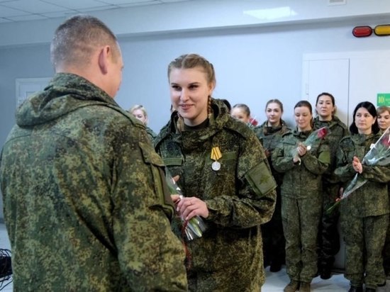 Президент вручил студентке челябинского колледжа медаль «За боевые отличия»