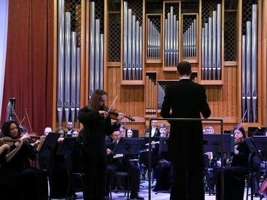 Известный российский скрипач выступил на сцене в Луганске