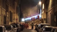 В центре Марселя обрушился дом: видео очевидцев