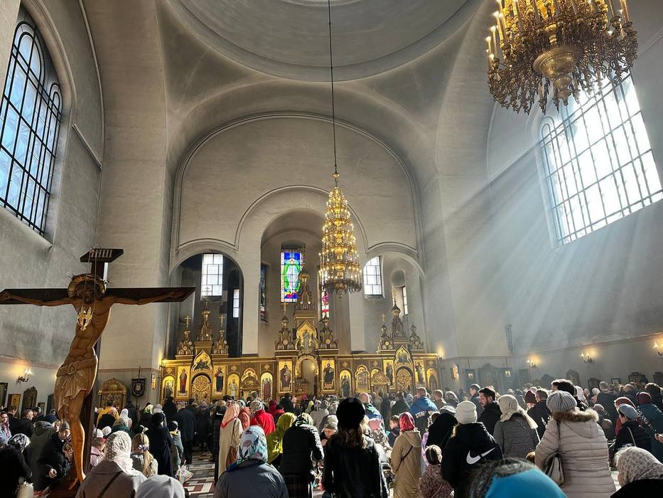 Светлый праздник: как петербуржцы отмечают Вербное воскресенье