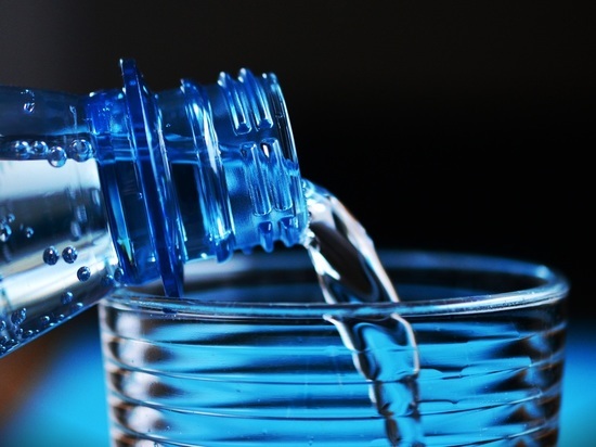 Глава Минздрава Карелии рекомендовал пить 8 стаканов воды в день