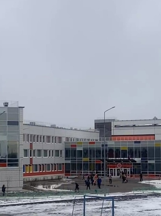 Школа в микрорайоне «Солнечный» Красноярска переполнена в три раза