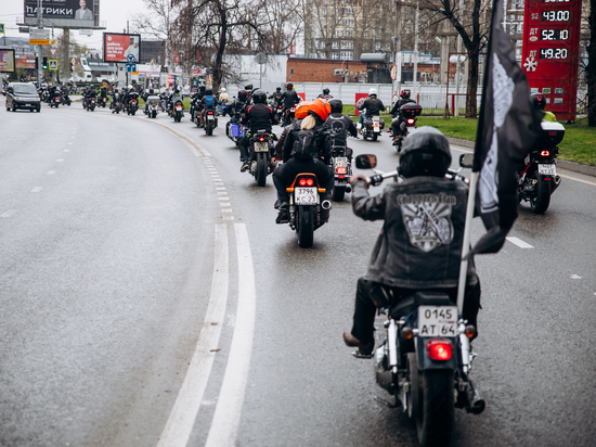 Краснодарские мотоциклисты устроили пробег в честь открытия сезона