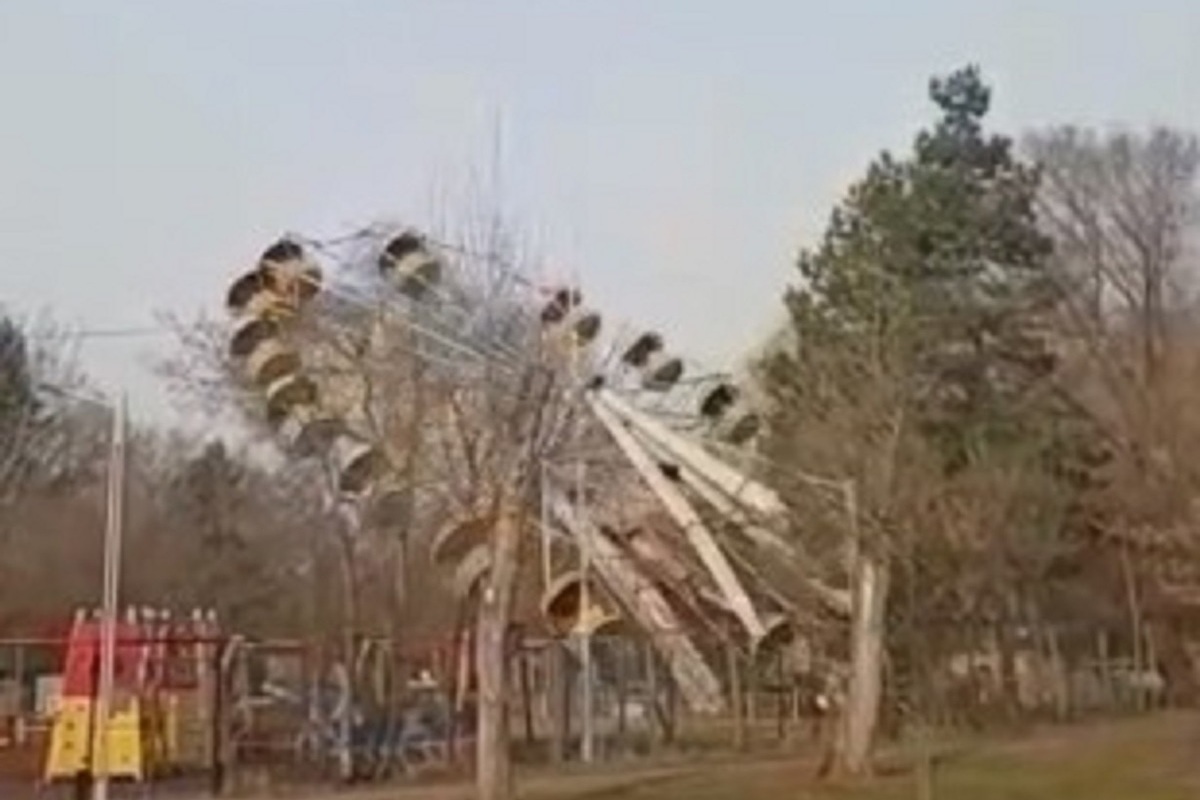 Published video of the fall of the Ferris wheel in Russia