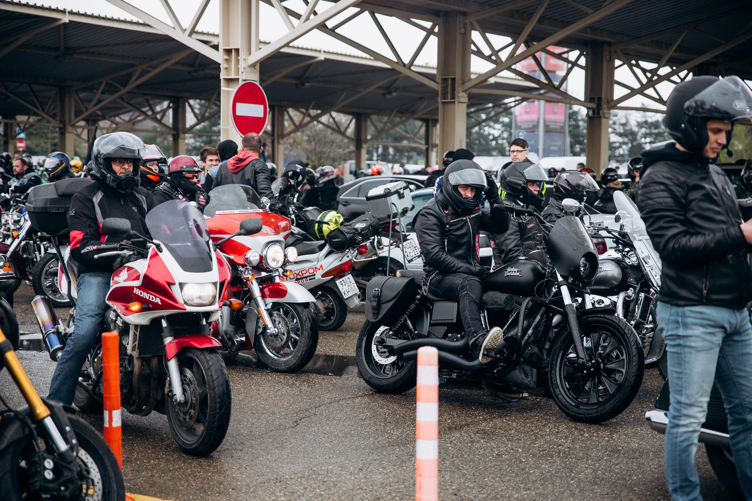 Мотоциклисты Краснодара открыли сезон: Сотни байкеров выехали на мотопробег