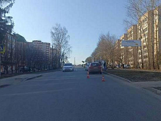 Юную велосипедистку сбили на пешеходном переходе в Вологде