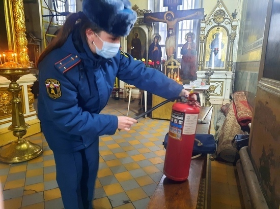 Страстная неделя в Костроме: спасатели проверяют храмы на пожарную безопасность