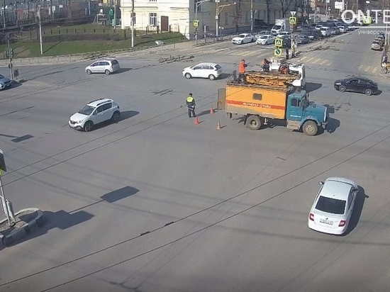 10 апреля на Московском шоссе в Рязани образовалась пробка из-за обрыва проводов