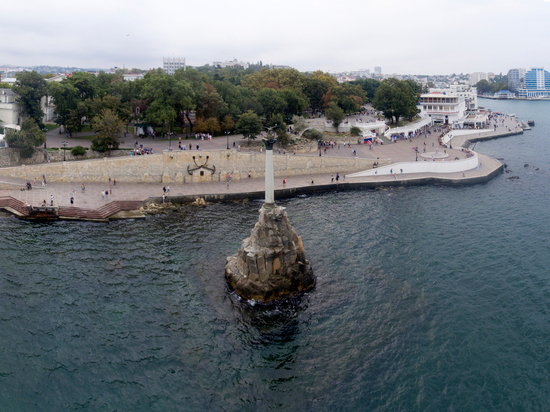 Полуостров не даёт покоя украинским властям