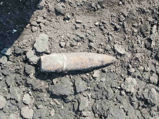 В Рыльском районе Курской области обнаружили артиллерийский снаряд