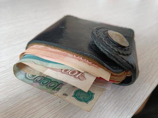 В Краснодаре из припаркованной машины пропало 60 000 рублей