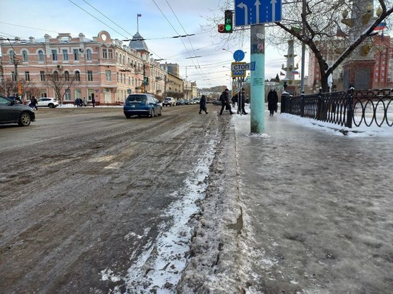 Читинцы показали остановки и тротуары после снегопада
