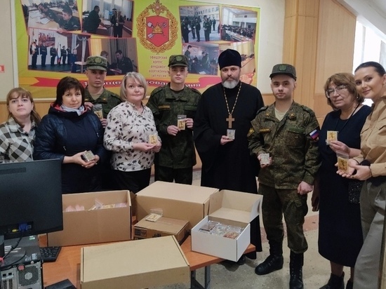 Из Новосибирска в зону СВО отправили более 1000 православных икон