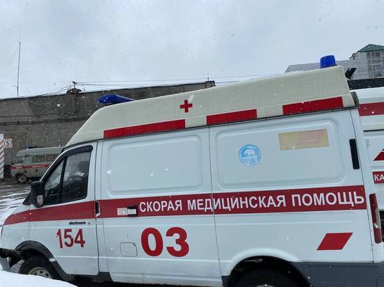 В центре Барнаула неравнодушные помогли женщине, которой стало плохо
