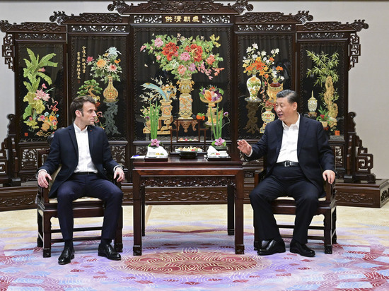 Президент Франции Макрон заявил о неуместности безоговорочной поддержки политики США по Китаю
