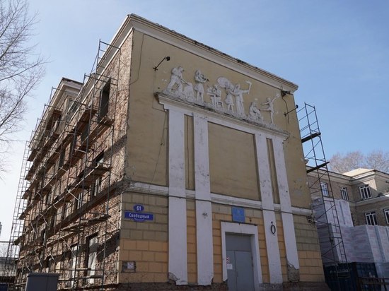 Мэр Красноярска раскритиковал долгое восстановление аварийных школ