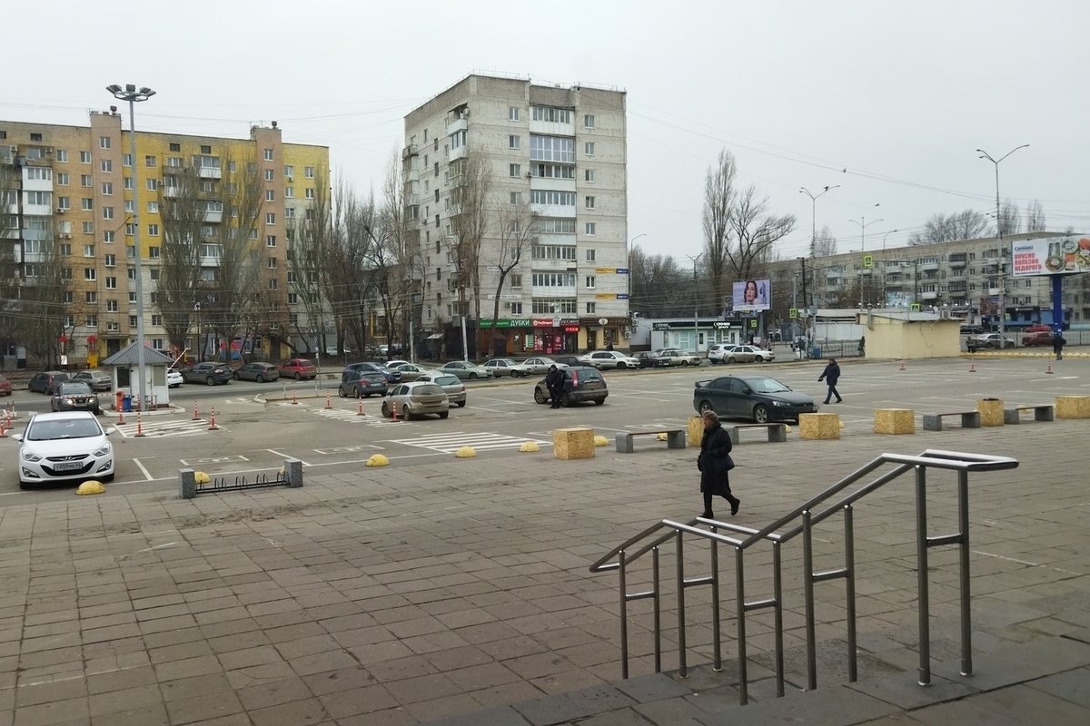 Часовня на театральной площади Саратов