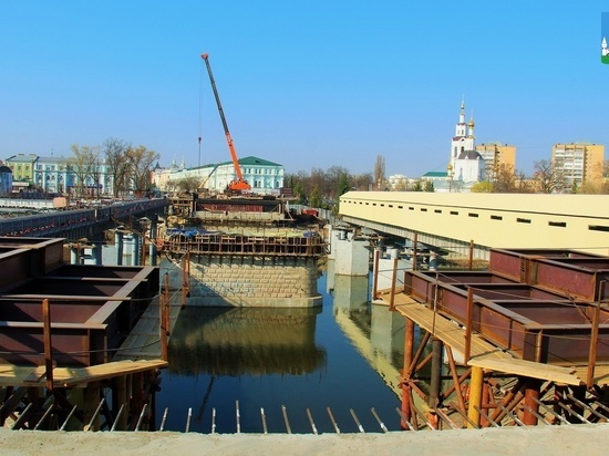 В Орле начали отделку фасадов Красного моста