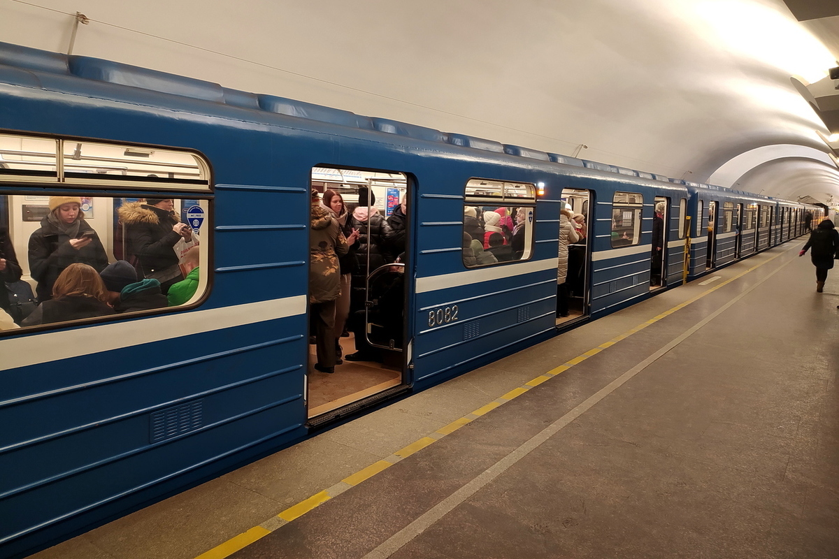станция метро купчино санкт петербург