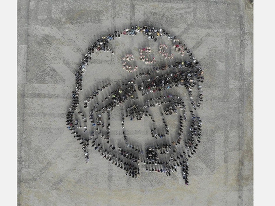 800 электростальцев изобразили портрет Гагарина ко Дню космонавтики