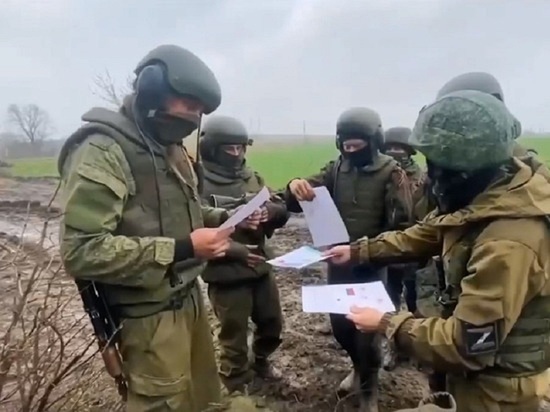В Салехарде юные инспекторы дорожного движения написали письма на фронт