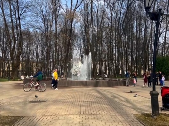 В Смоленске заработали городские фонтаны