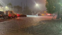 Ливни во Флориде затопили улицы и транспорт: кадры бушующей стихии