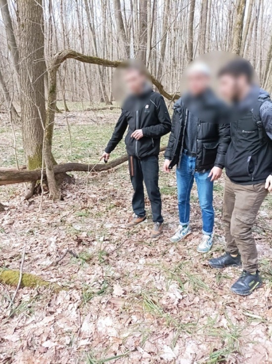 В Орле в лесу поймали наркомана с закладкой из тайника