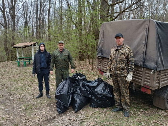 В Обоянском районе Курской области очистили от мусора урочища Лунинские Пески и Туровка