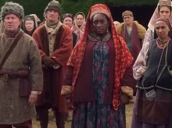 Пользователей соцсетей удивили чернокожие россияне-крестьяне в американском сериале "Великая"