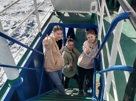 Школьники с Курил приехали в Южно-Сахалинск по программе детского социального туризма