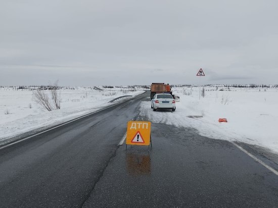 В ЯНАО самосвал врезался в снегоуборочную машину на дороге Лабытнанги — Харп