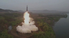 Северная Корея испытала новую баллистическую ракету: видео