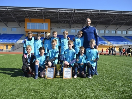 Футболисты из Петрозаводска завоевали серебряные медали на турнире в Пскове