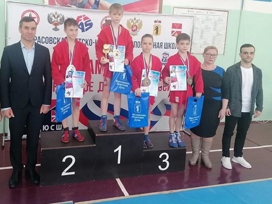 Спортсмены из Ивановской области завоевали медали на соревнованиях по самбо