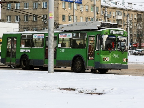 Как будет ходить общественный транспорт в ночь на Пасху в Новосибирске: расписание и маршруты