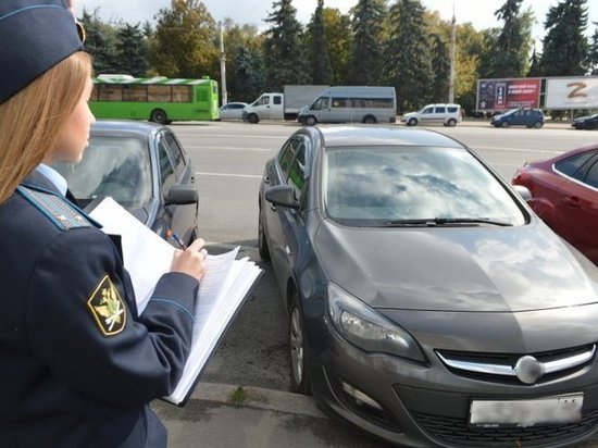 В Курской области приставы вынудили должника оплатить 535 тысяч рублей после ареста его авто