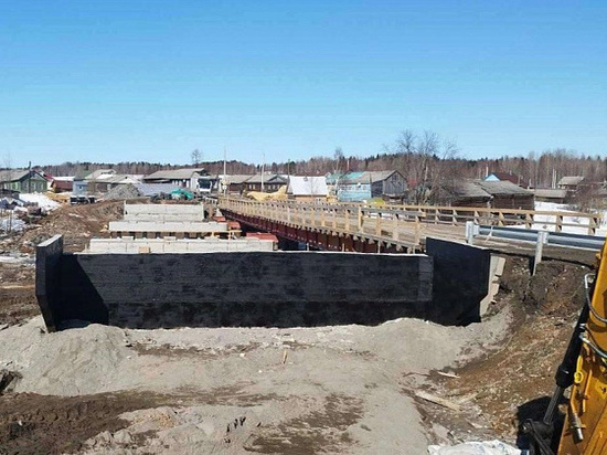 В Онежском районе ремонтируют мост через реку Тамицу