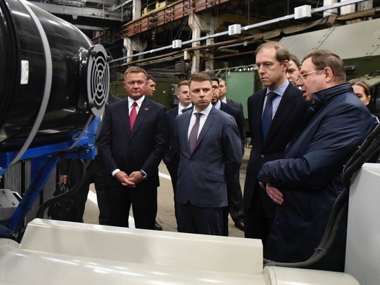 Вице-премьер Мантуров посетил промышленные предприятия Курской области