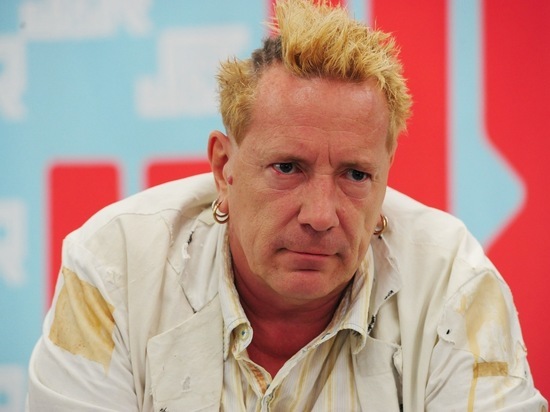 Лидер Sex Pistols обматерил Королевскую семью